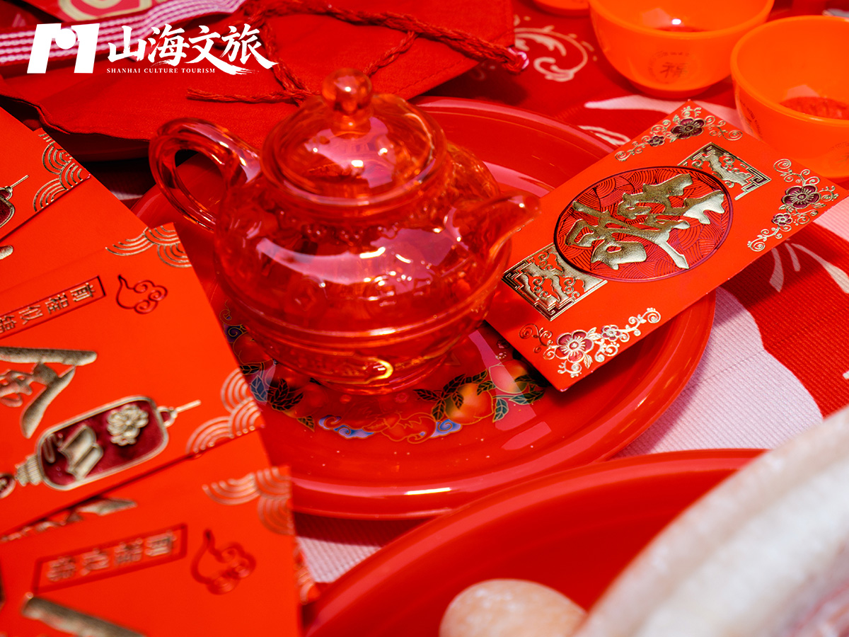 潮汕出花园成人礼：参与家庭在仪式结束后合影